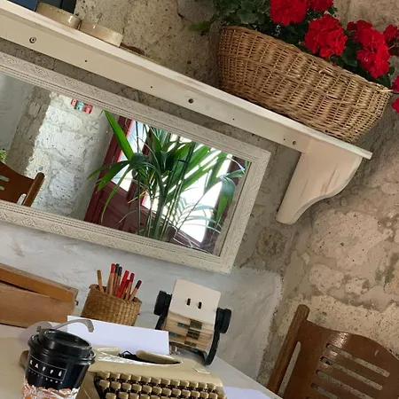 Alacati Red House بيت للعطل *